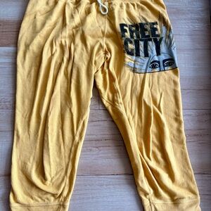 VTG Freecity Yellow 3/4 Sweats